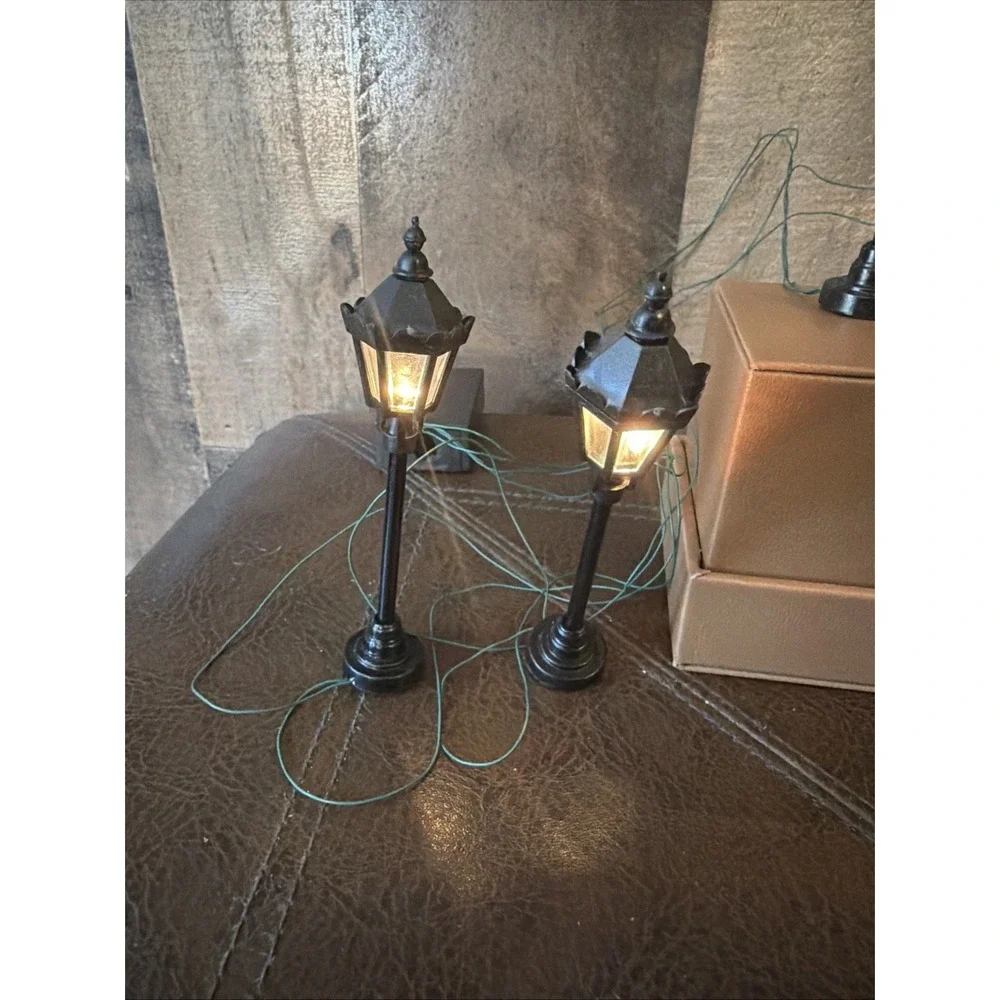 Vintage Christmas‎ Village Lighted Street Lamp Posts Battery Operated Lot of 3